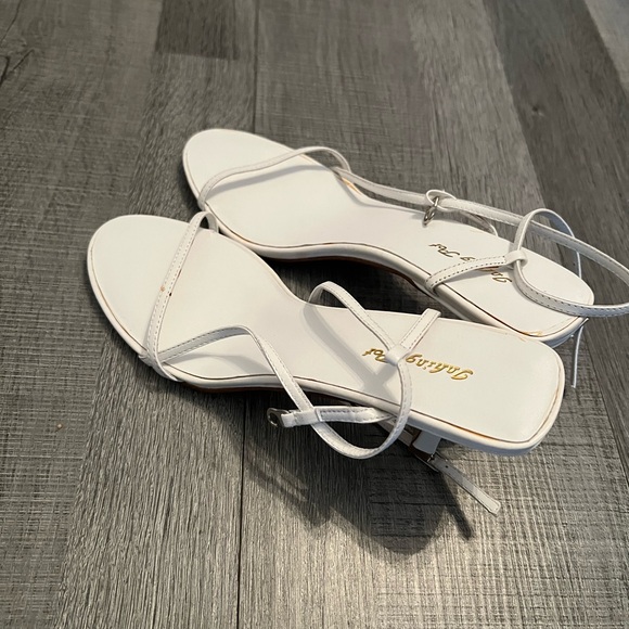 Elegant White Strappy Sandals - Picture 1 of 2